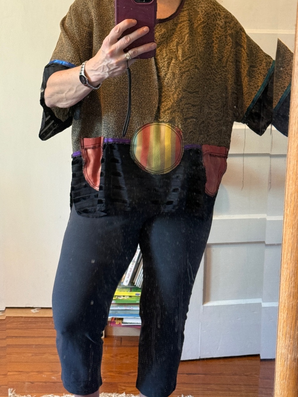 Colorblock Oversized Crop Top with very cool Appliqué